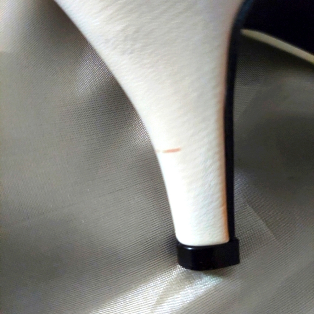 Classique 3" heels, NWOT - Picture 8 of 9